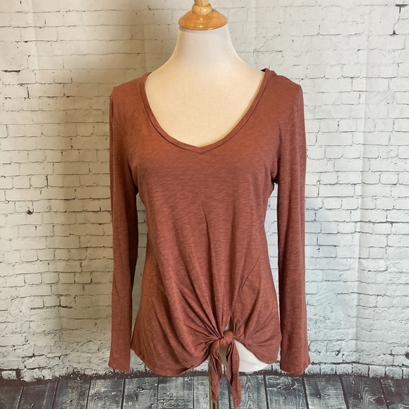 Express One Eleven V-Neck Tie Front Easy Long Sleeve Lightweight Shirt Normcore - Picture 2 of 15